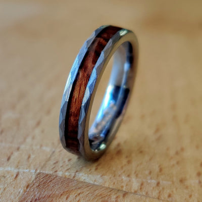 The Zeus 4mm | Hammered Tungsten Ironwood Ring | Thorum
