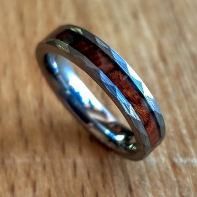 The Zeus 4mm | Hammered Tungsten Ironwood Ring | Thorum